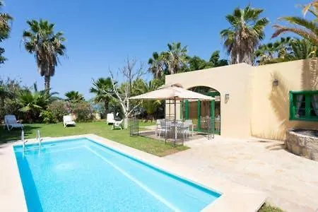 别墅 St Tropez Heated Pool